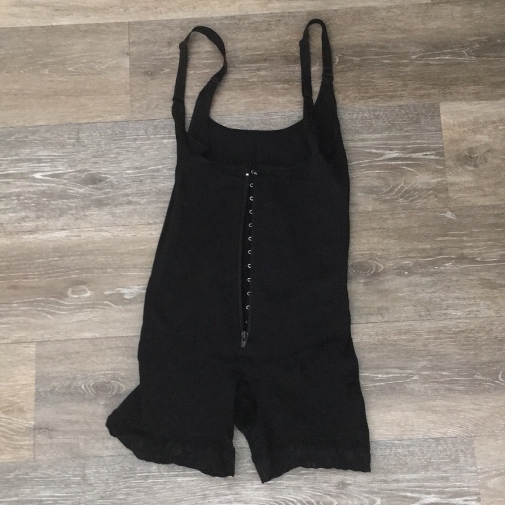 Waist shaper
